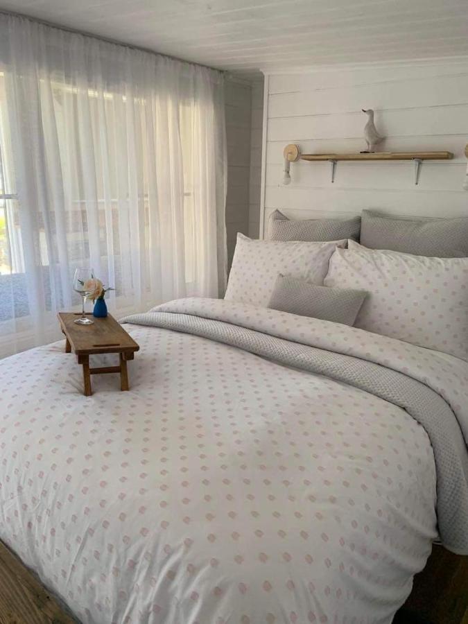 The Wandering Duck - Heritage Tiny House Strahan Luaran gambar